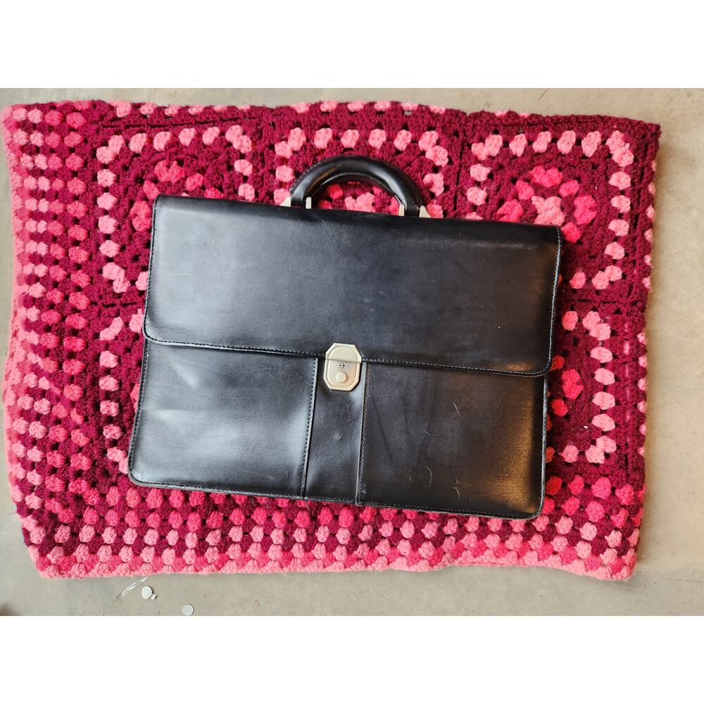 Vintage Avenues America Genuine Black Leather Expandable Portfolio Briefcase